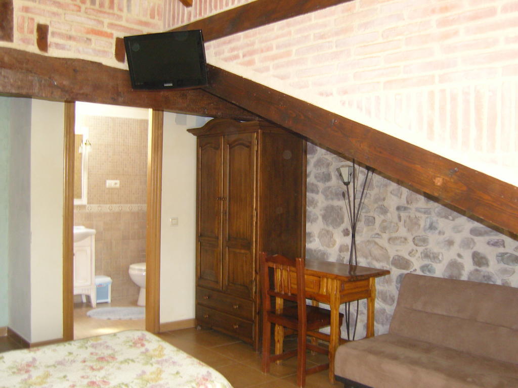 Hotel Casa Paulino Corrales De Buelna Exterior foto